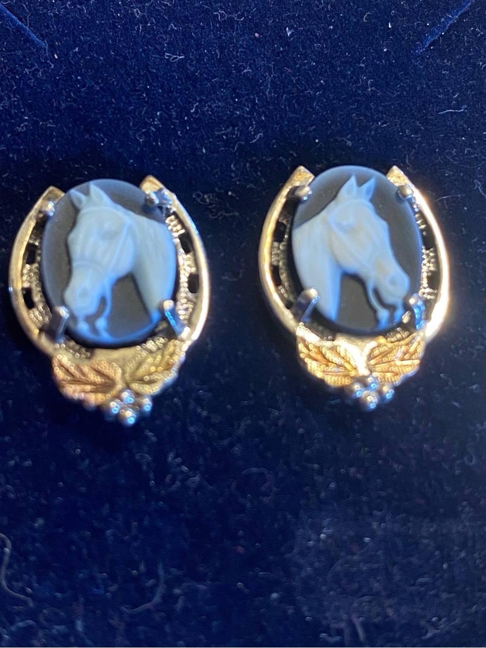 Landstroms Black Hills Gold Silver Horse Cameo Earrings with 12K Gold Leaves. - Picture 3 of 3